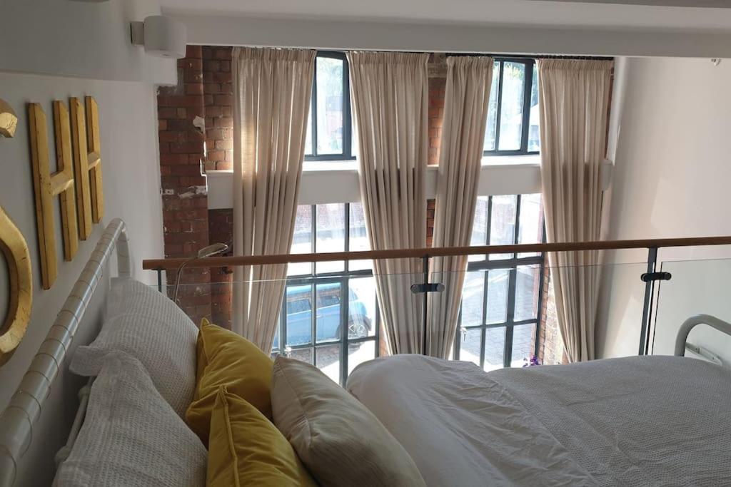 The Robinson Building, Converted Victorian Factory Apartment *